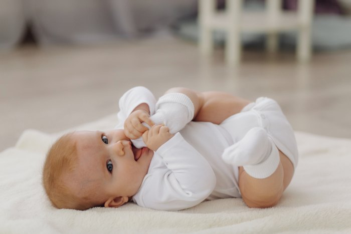 Kolostrum – Pierwszy skarb dla niemowląt: Jak wpływa na ich rozwój