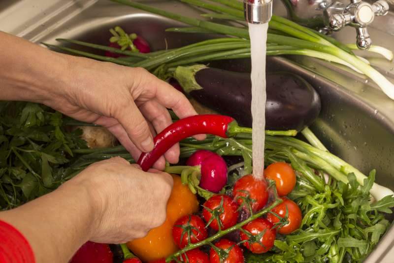 Optymalny czas i metody podlewania warzyw