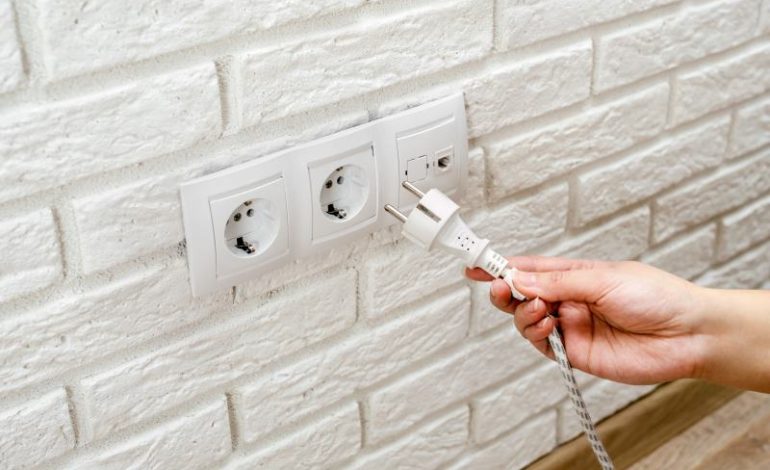 Zasady efektywnego projektowania gniazd elektrycznych stosowane przez profesjonalnych elektryków