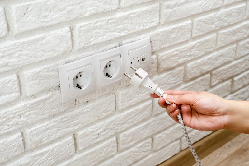 Zasady efektywnego projektowania gniazd elektrycznych stosowane przez profesjonalnych elektryków