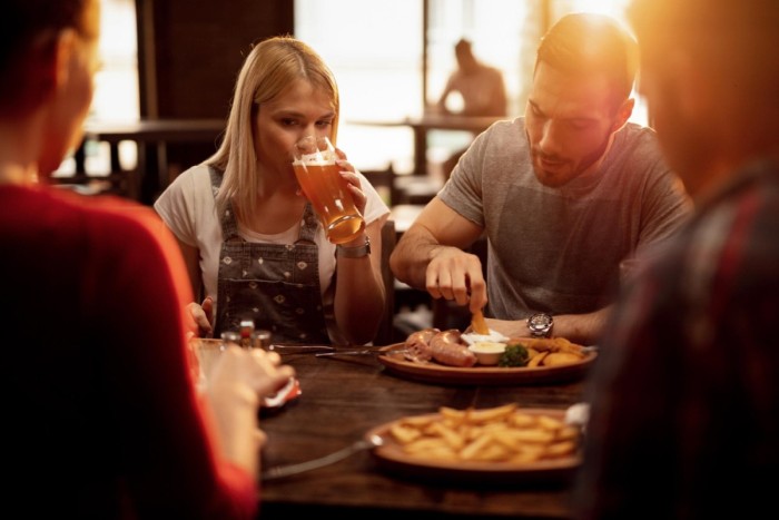 Kolacja w stylu bistro — proste dania, które robią klimat